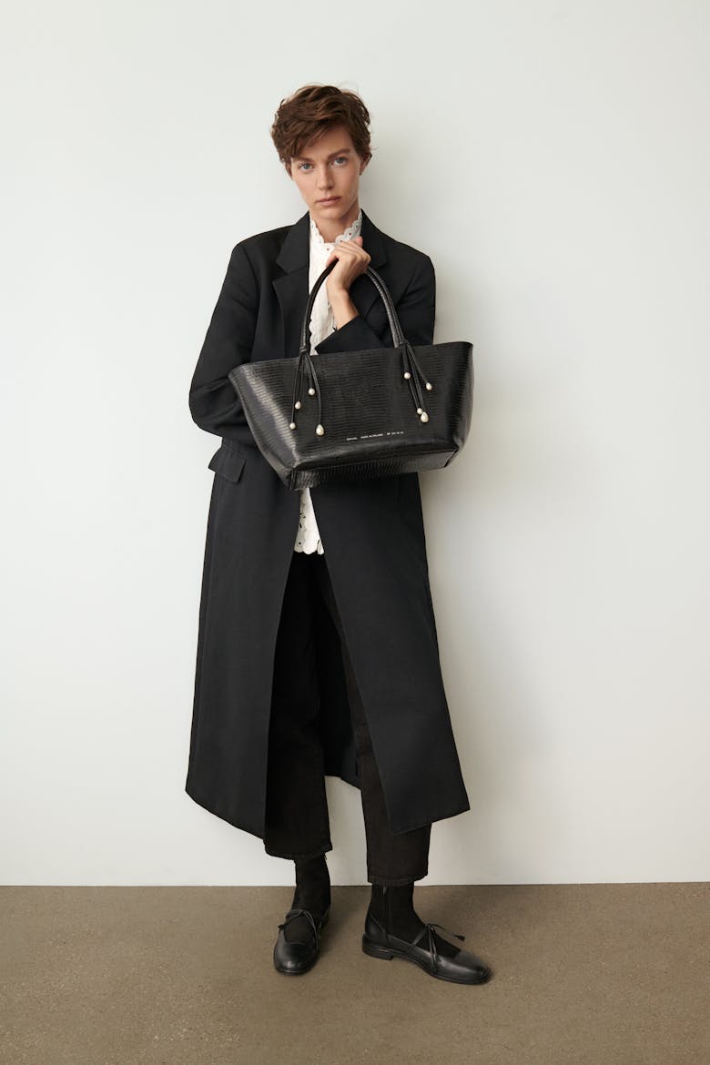 Shopper with Pearls “black lizard”