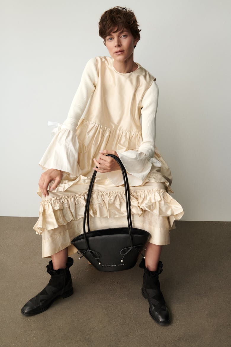 Small Basket with Pearls Black