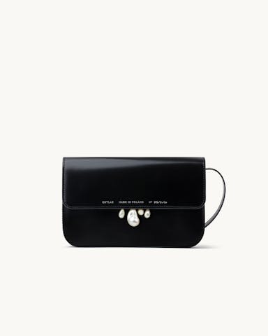 Classic Flap Bag with Pearls “glossy black”