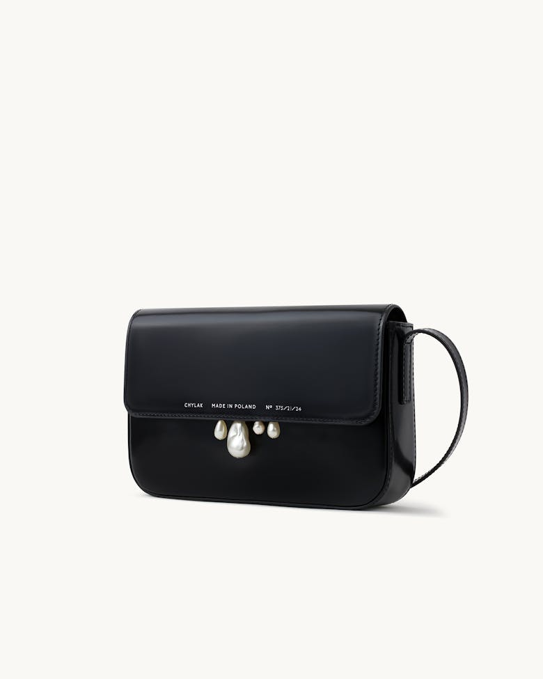 Classic Flap Bag with Pearls “glossy black”