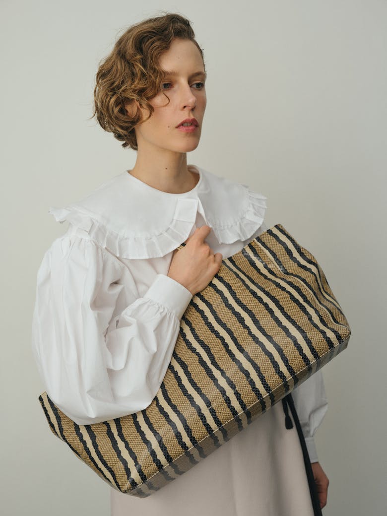 Oversize Tote “striped python”