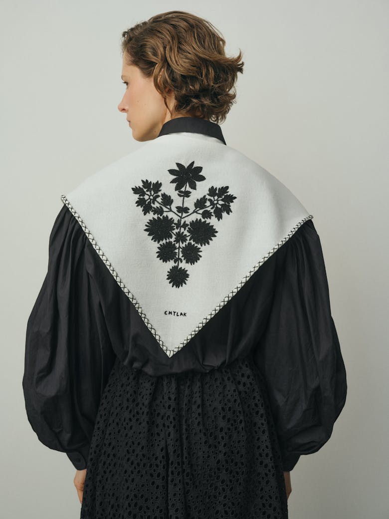 Shawl with Wilanów-style Embroidery