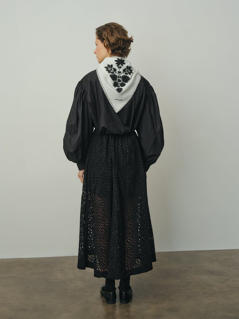 Shawl with Wilanów-style Embroidery