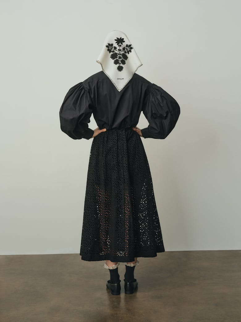 Shawl with Wilanów-style Embroidery