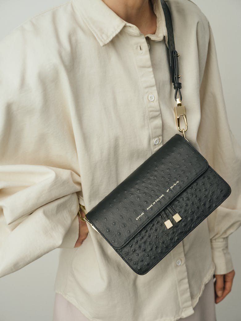 Shoulder Bag “black ostrich”