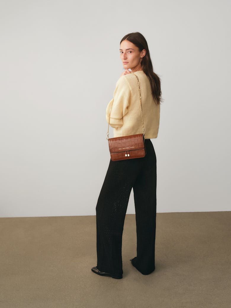 Shoulder Bag “glossy caramel crocodile”