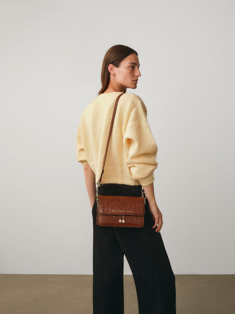 Shoulder Bag “glossy caramel crocodile”