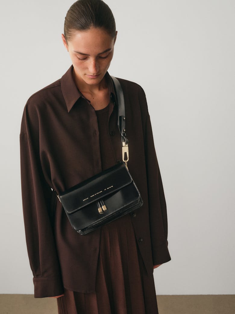 Shoulder Bag “glossy black”