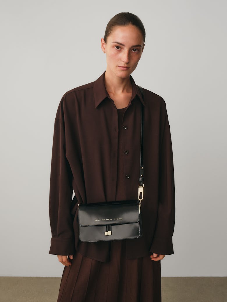 Shoulder Bag “glossy black” 