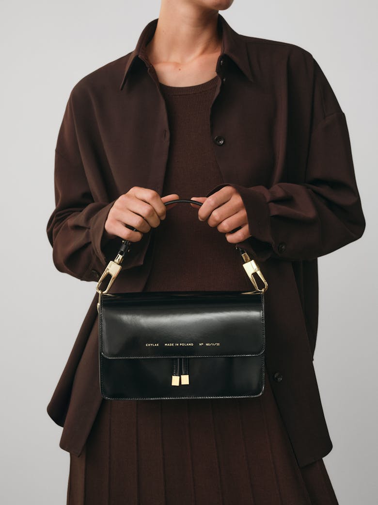 Shoulder Bag “glossy black”