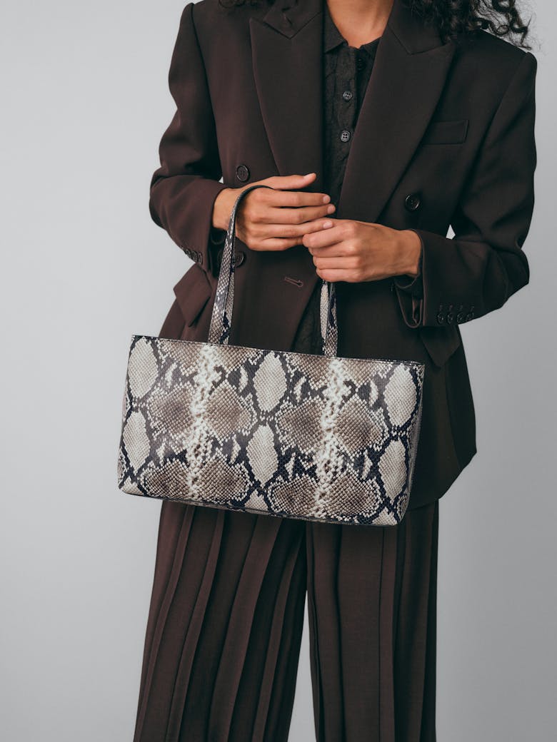 Big Tote Bag “black and white python”