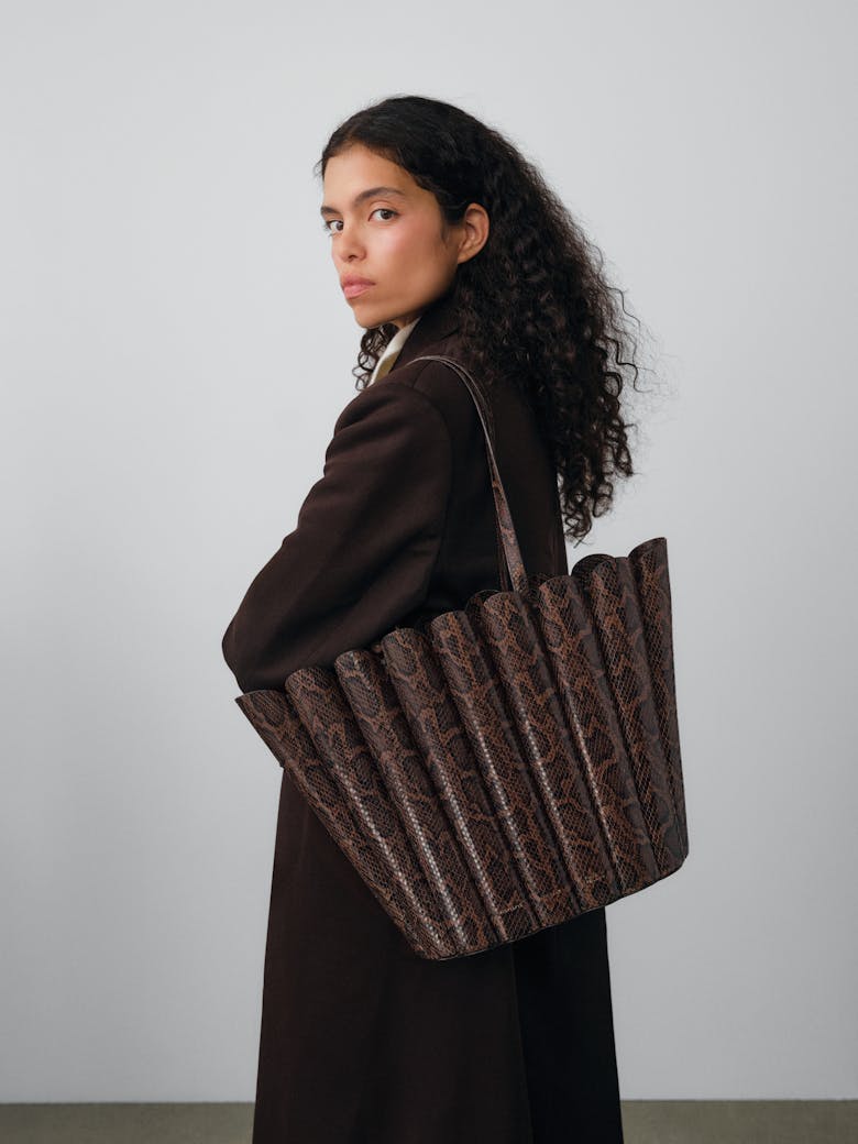 Oversize Shell Bag “brown python”