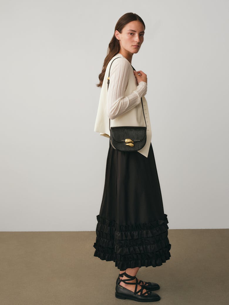 Saddle Bag with Sculptural Seal “black lizard”