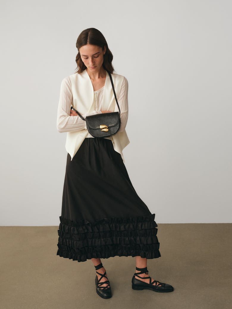 Saddle Bag with Sculptural Seal “black lizard”