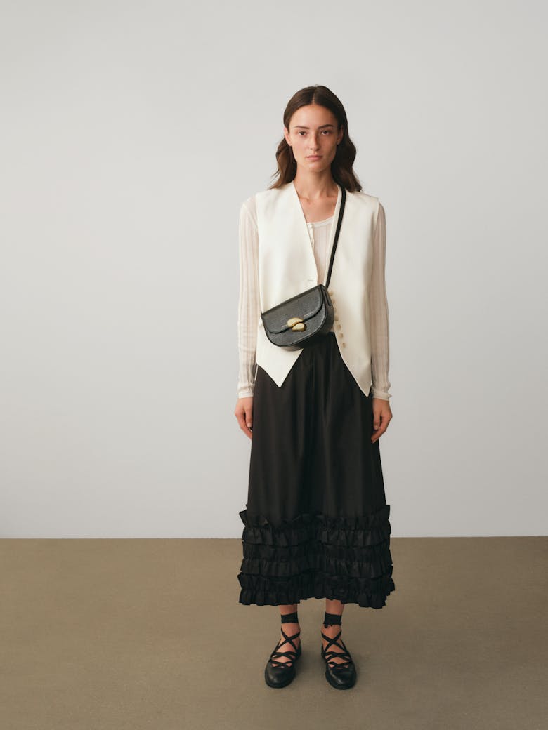 Saddle Bag with Sculptural Seal “black lizard”