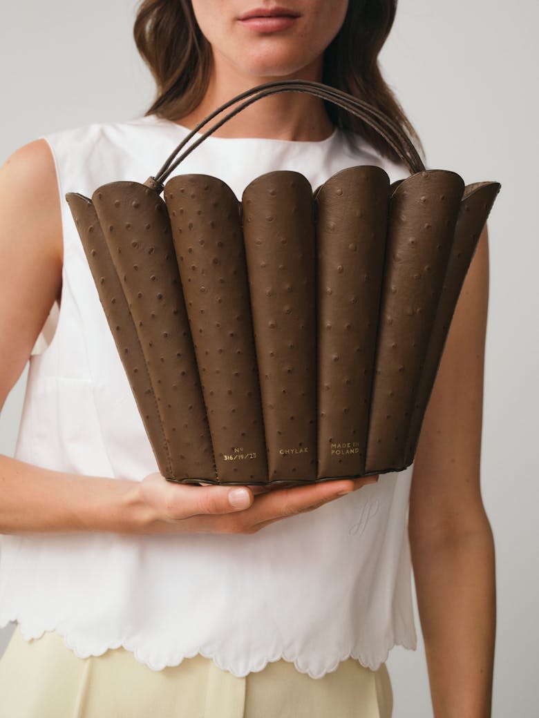 Small Shell Bag “brown ostrich”