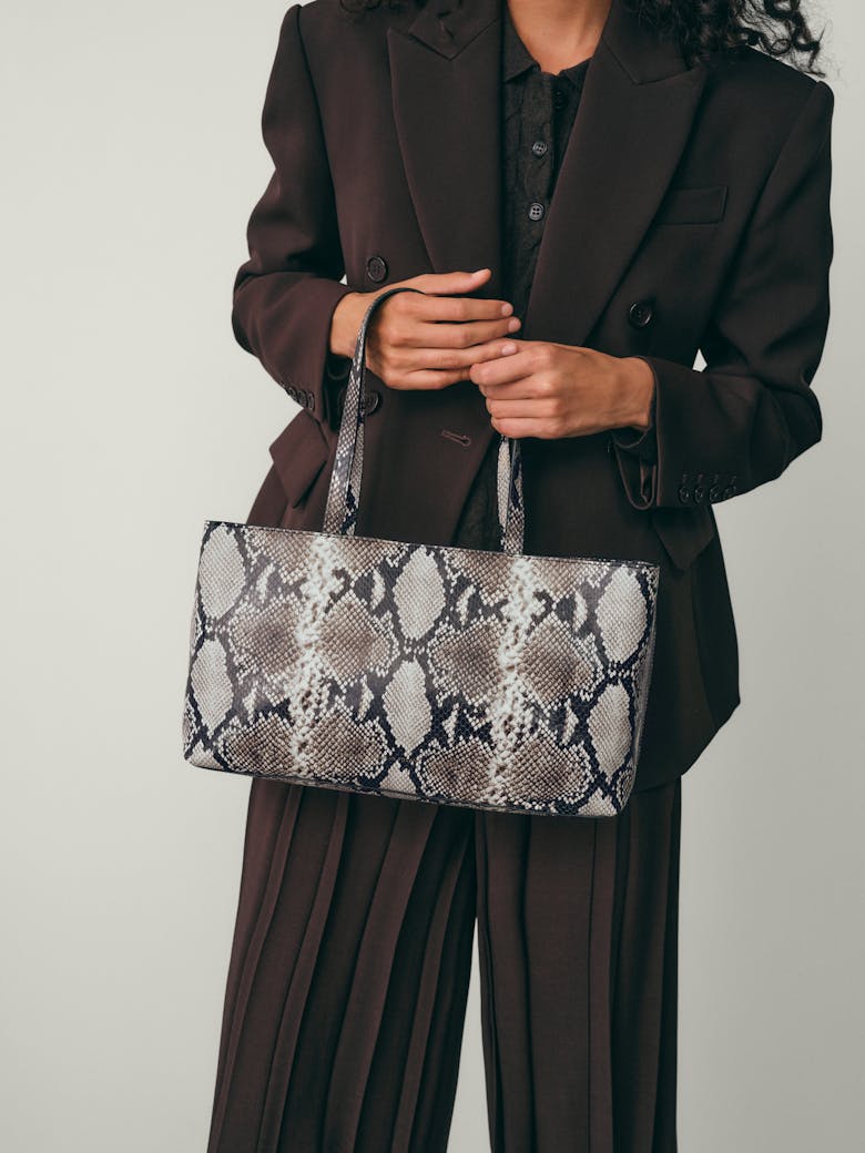 Big Tote Bag “black and white python”