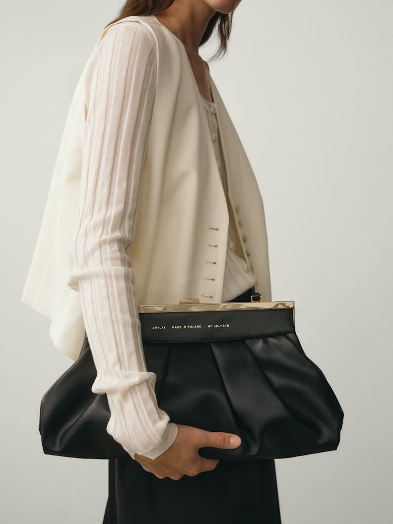 Dumpling Clasp Bag Black 