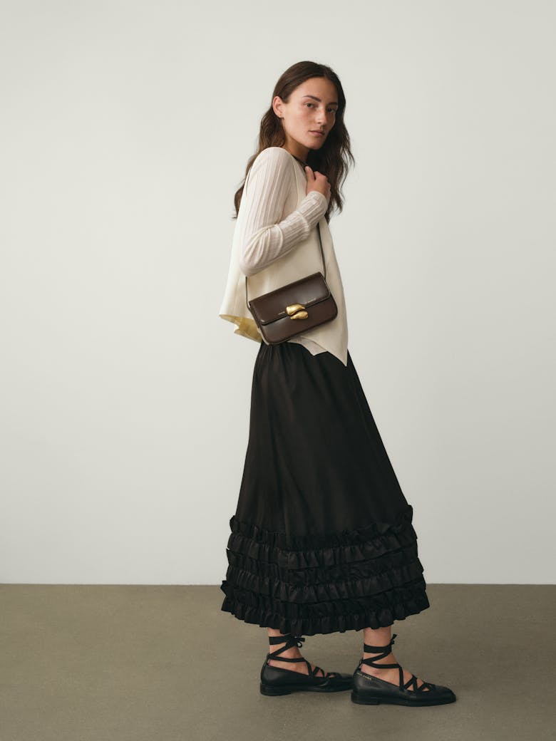 Flap Bag with Sculptural Seal “glossy brown”