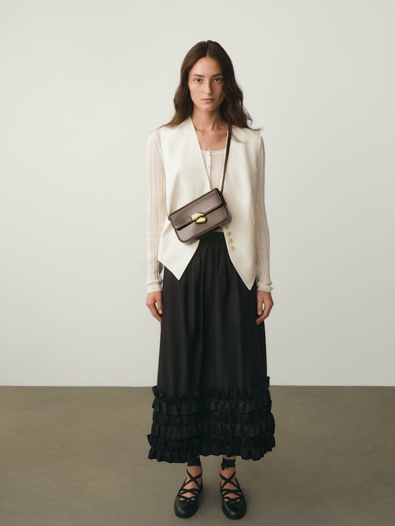 Flap Bag with Sculptural Seal “glossy brown”