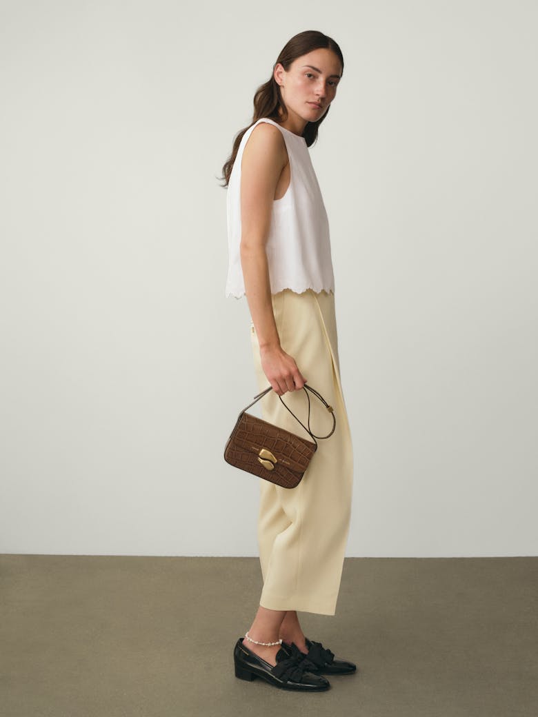 Flap Bag with Sculptural Seal “glossy hazelnut crocodile”