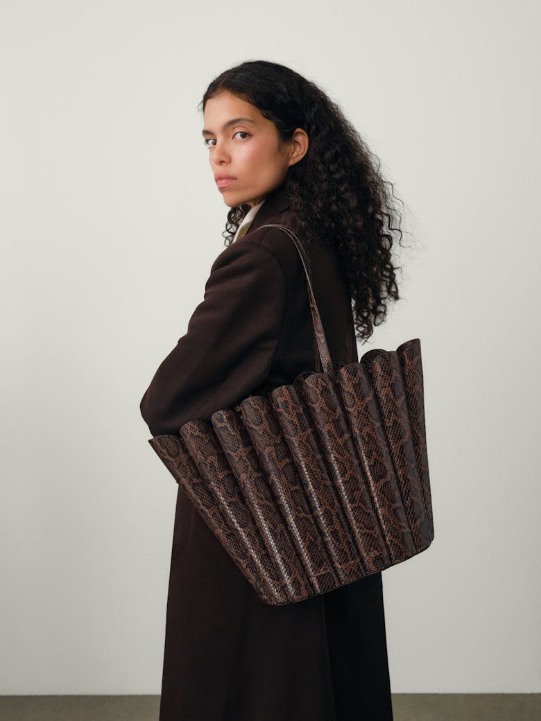 Oversize Shell Bag “brown python”