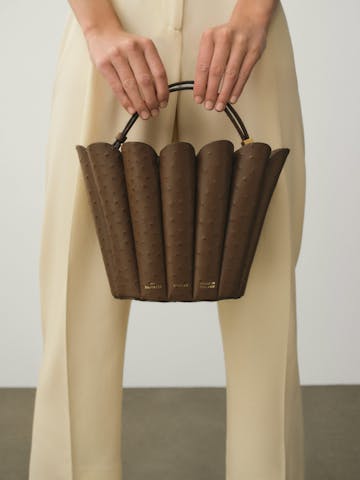 Small Shell Bag “brown ostrich”