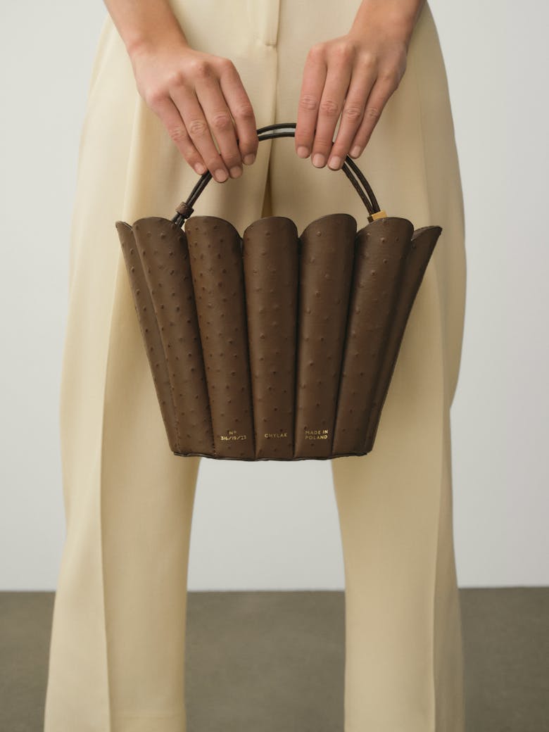 Small Shell Bag “brown ostrich”
