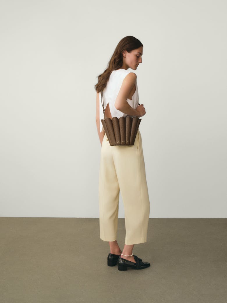 Small Shell Bag “brown ostrich”
