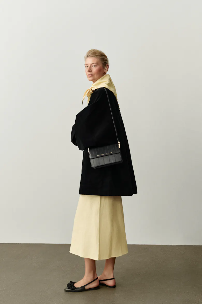 Medium Shoulder Bag “black eel”