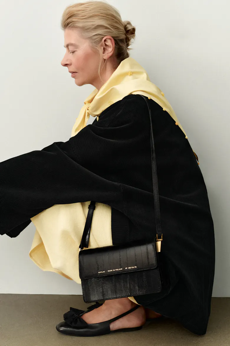 Medium Shoulder Bag “black eel”