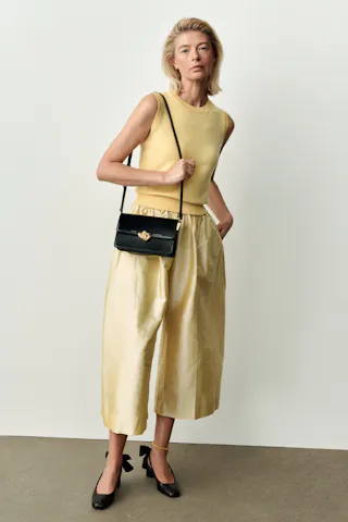 Medium Shoulder Bag with “Kogut” Seal “glossy black”