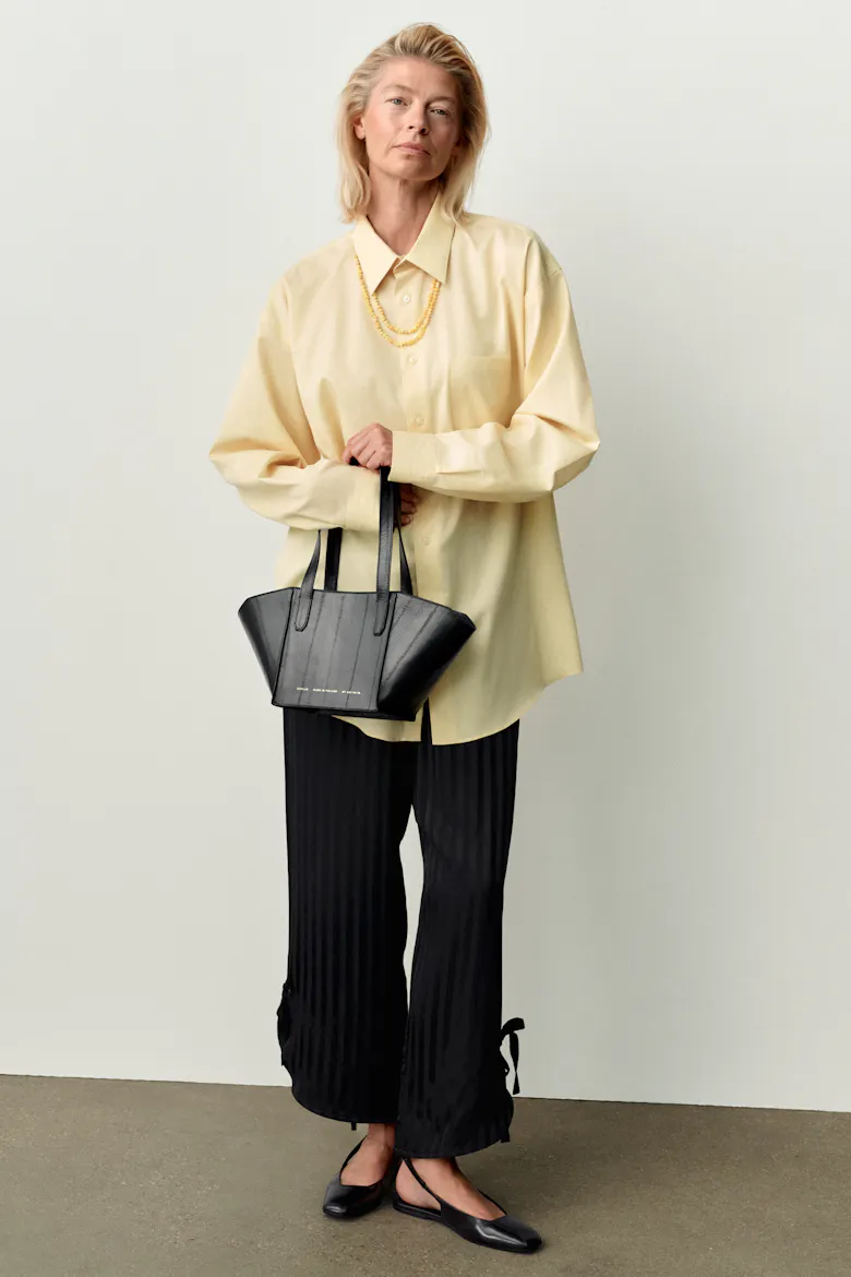 Small Structural Tote Bag “black eel”
