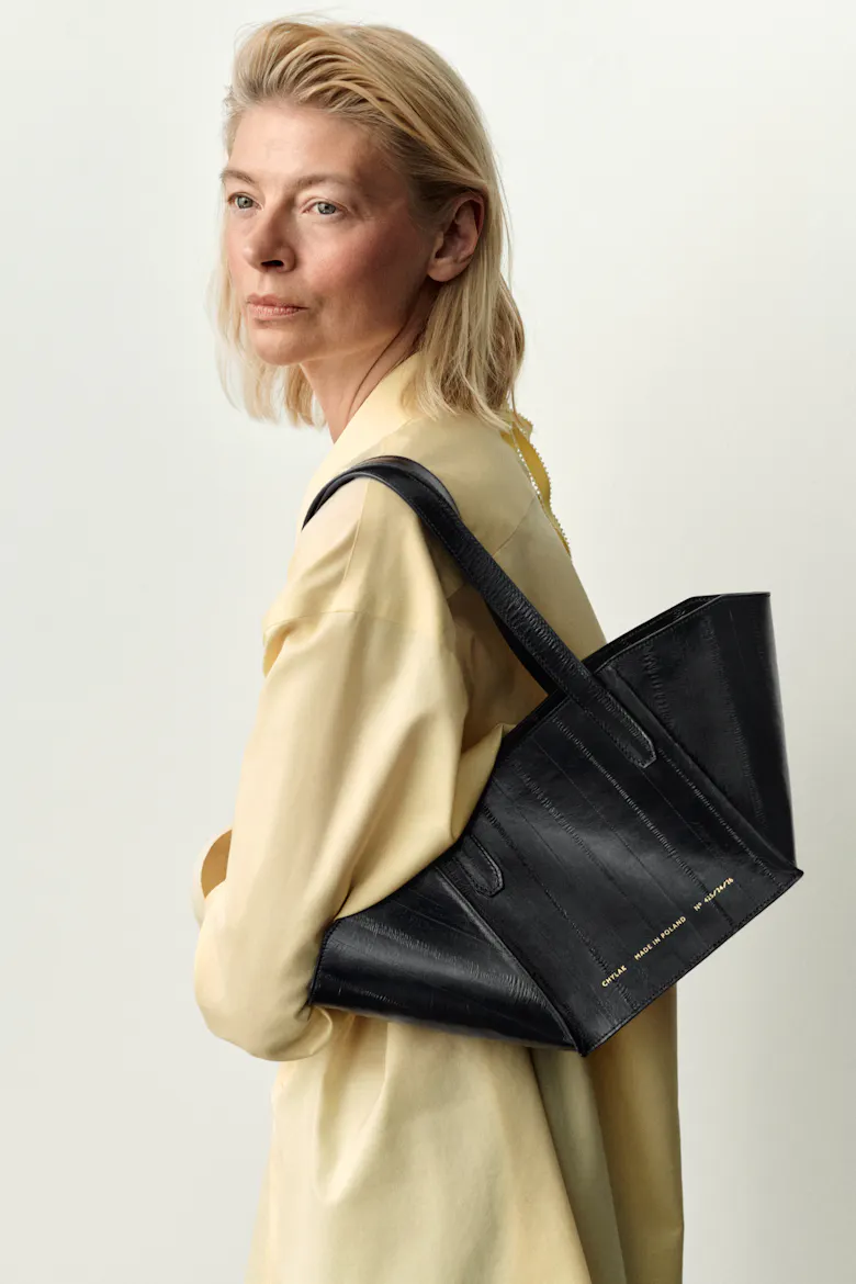 Small Structural Tote Bag “black eel”