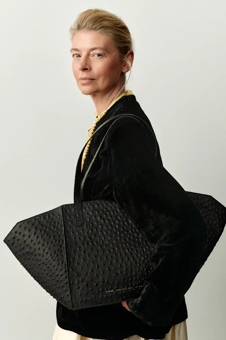 Structural Tote Bag “black ostrich”
