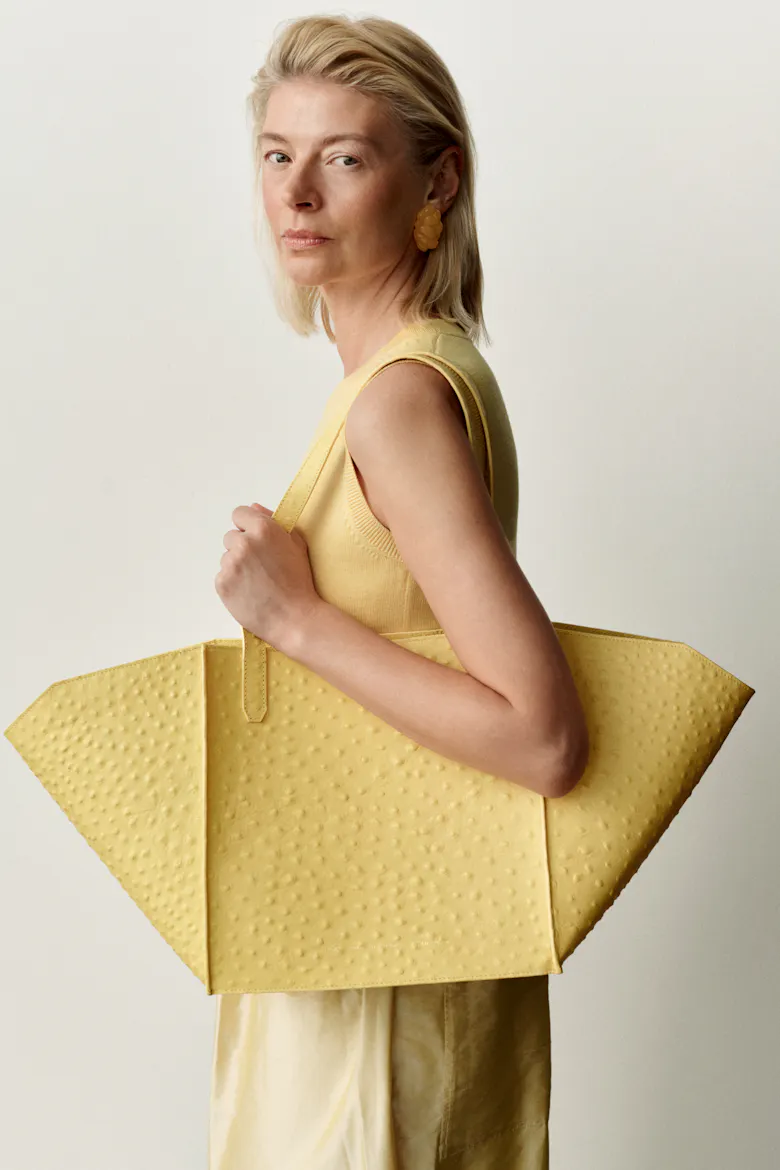 Structural Tote Bag Milky Amber