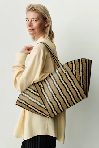 Structural Tote Bag “striped python”