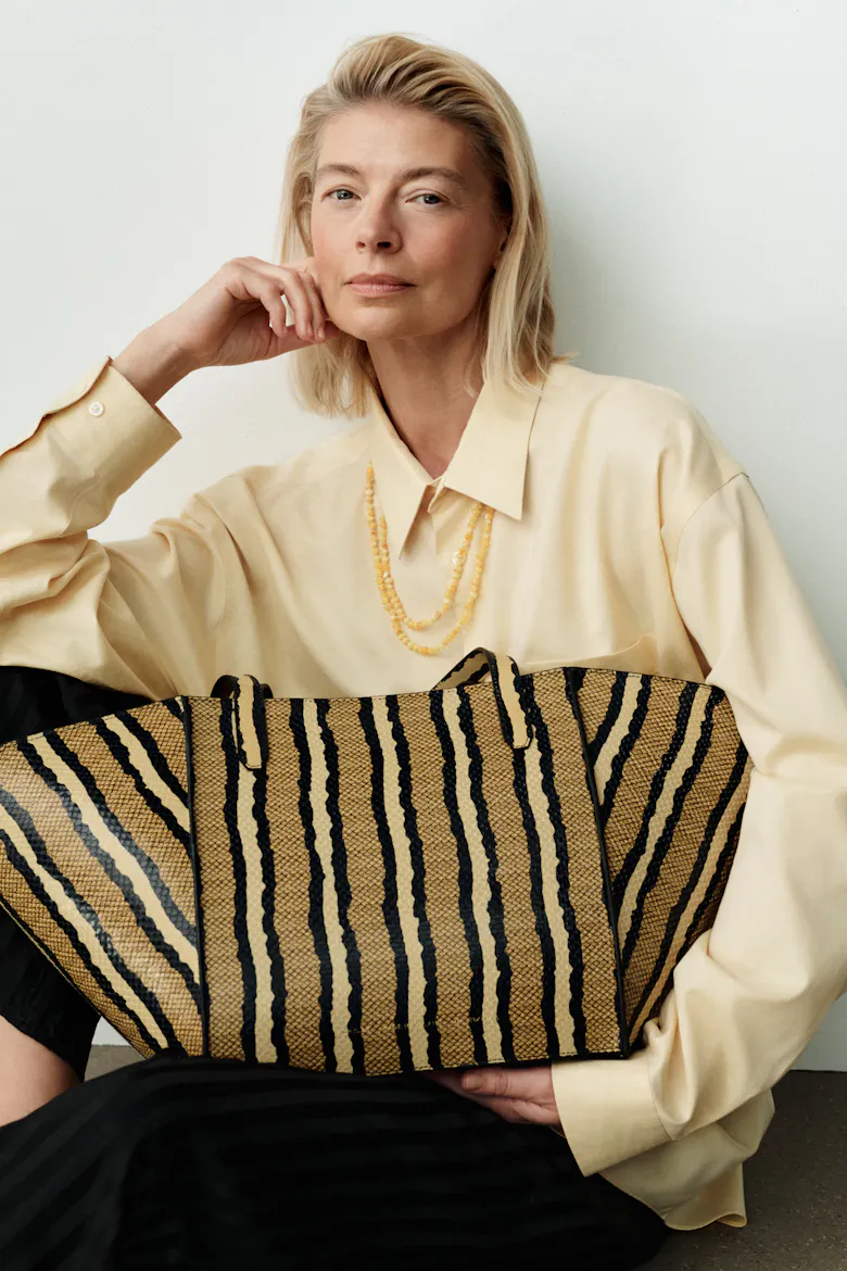 Structural Tote Bag “striped python”