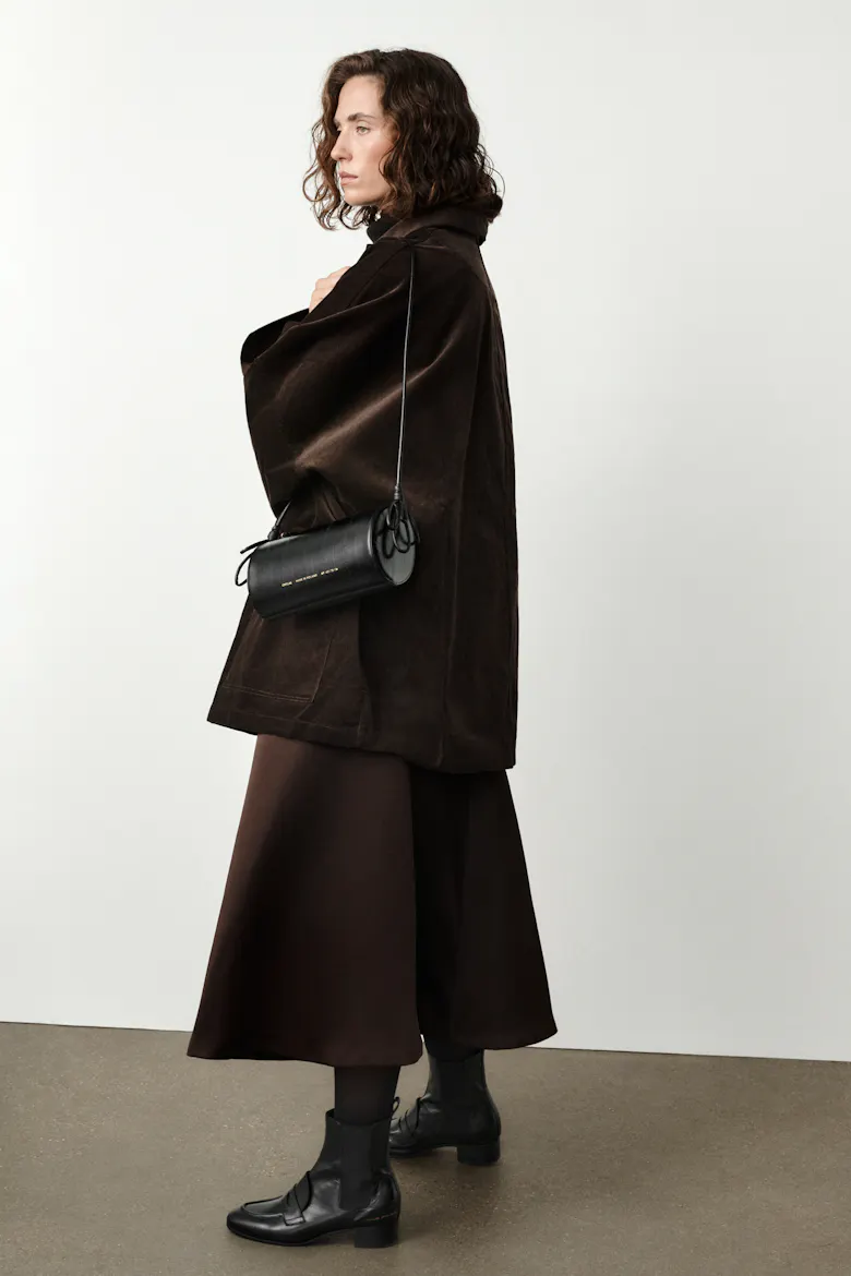 Barrel Shoulder Bag “black eel”