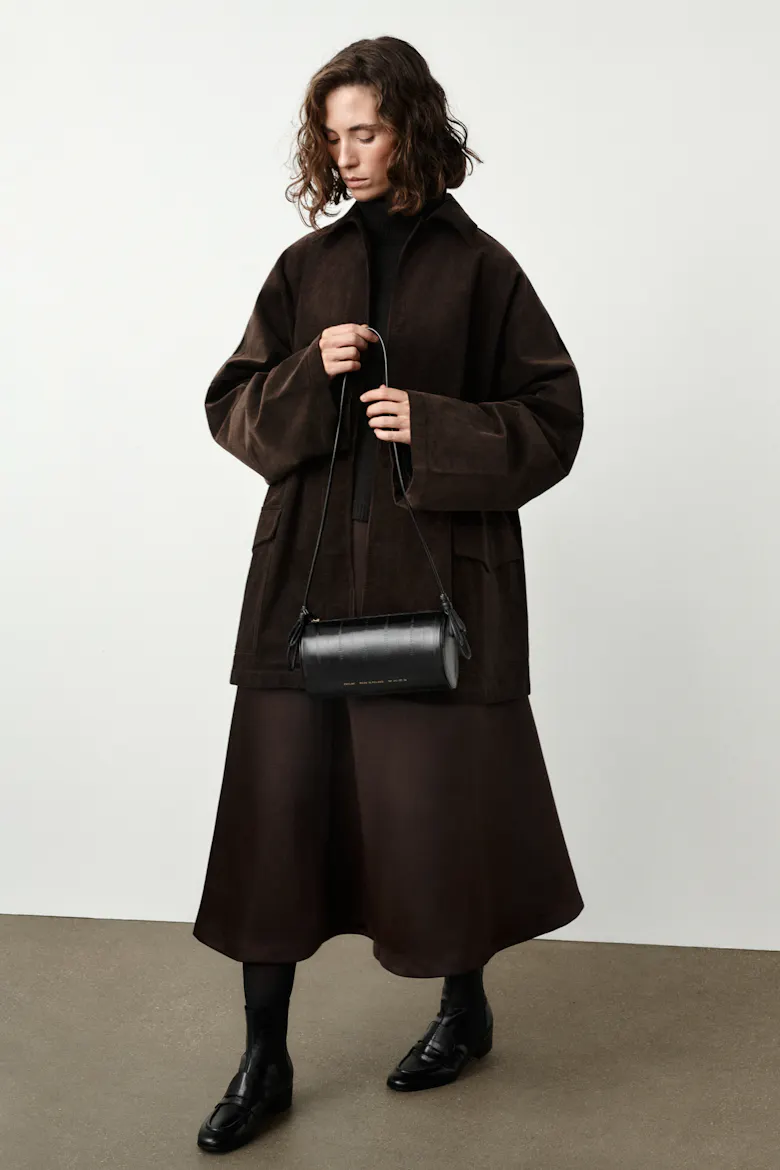 Barrel Shoulder Bag “black eel”