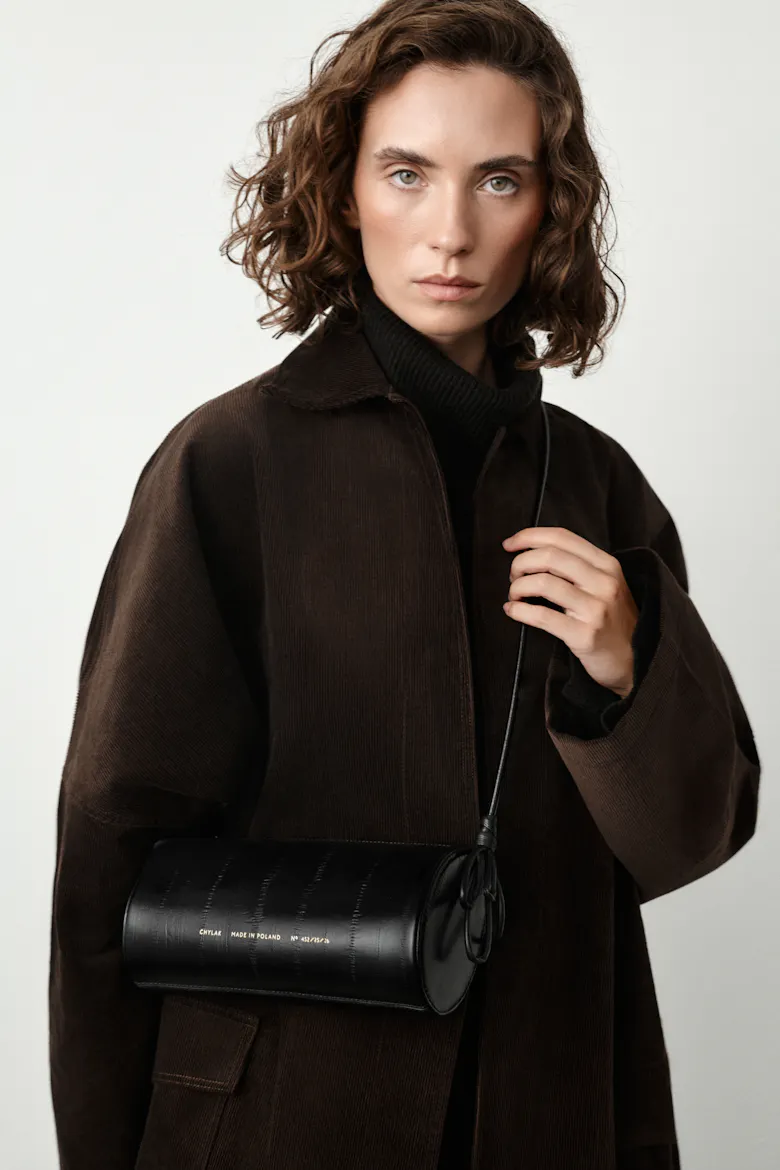 Barrel Shoulder Bag “black eel”