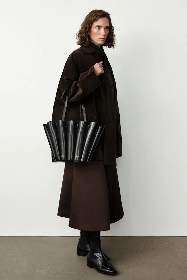 Shoulder Shell Bag “black eel”