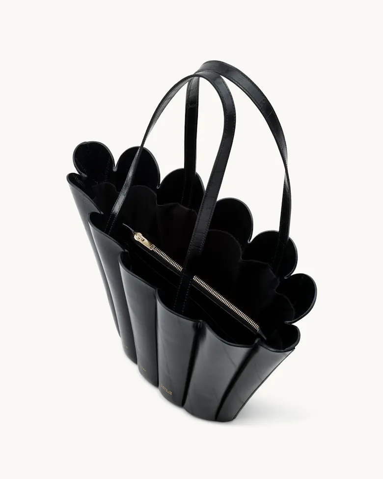 Shoulder Shell Bag “black eel”