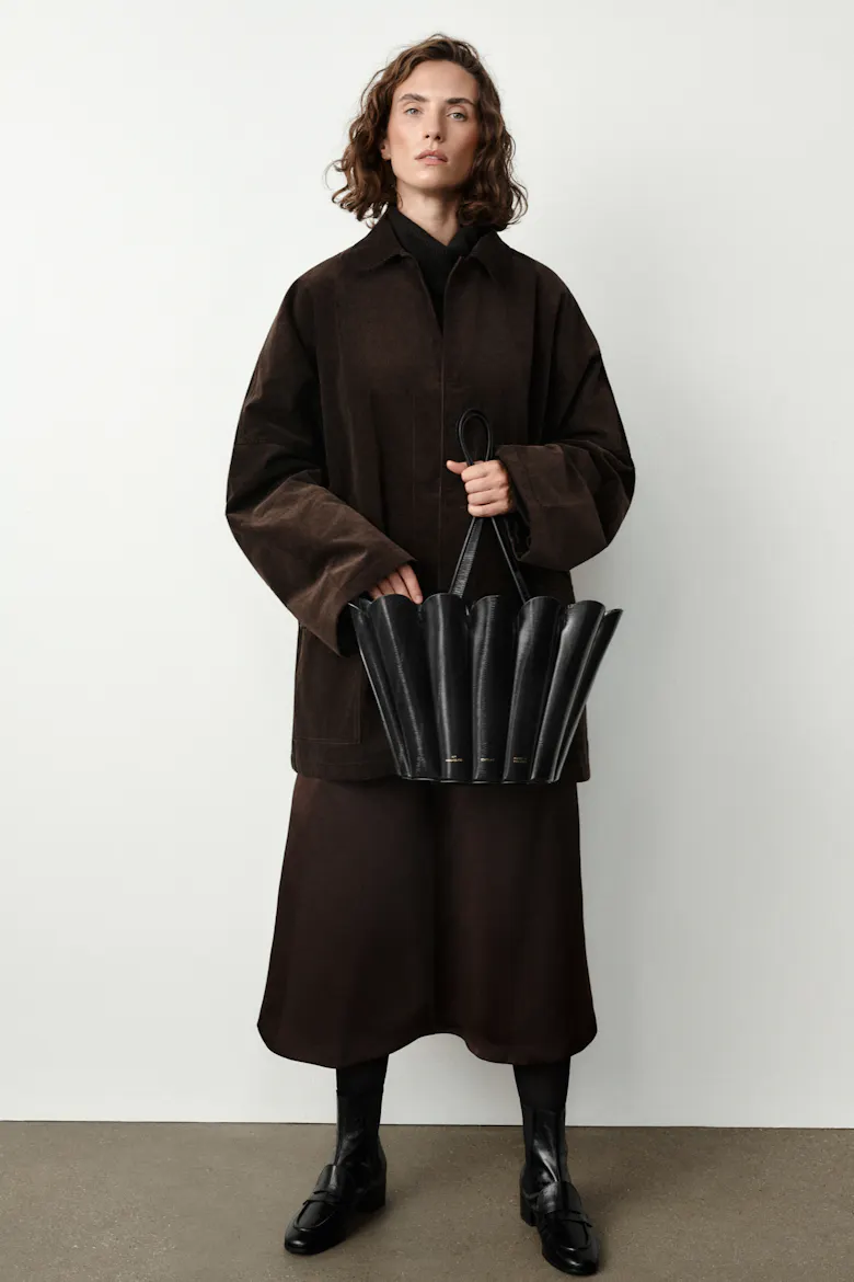 Shoulder Shell Bag “black eel”
