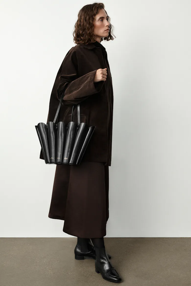 Shoulder Shell Bag “black eel”