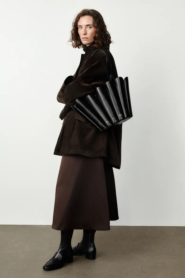 Shoulder Shell Bag “black eel”