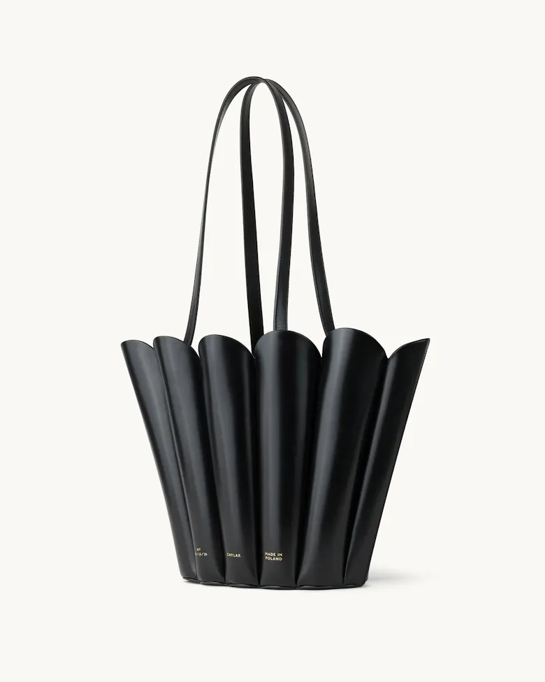 Shoulder Shell Bag “glossy black”