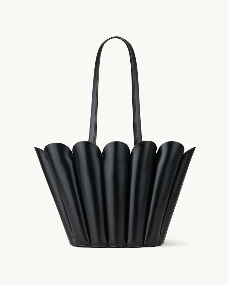Shoulder Shell Bag “glossy black”