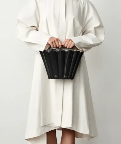 Small Shell Bag “black eel”