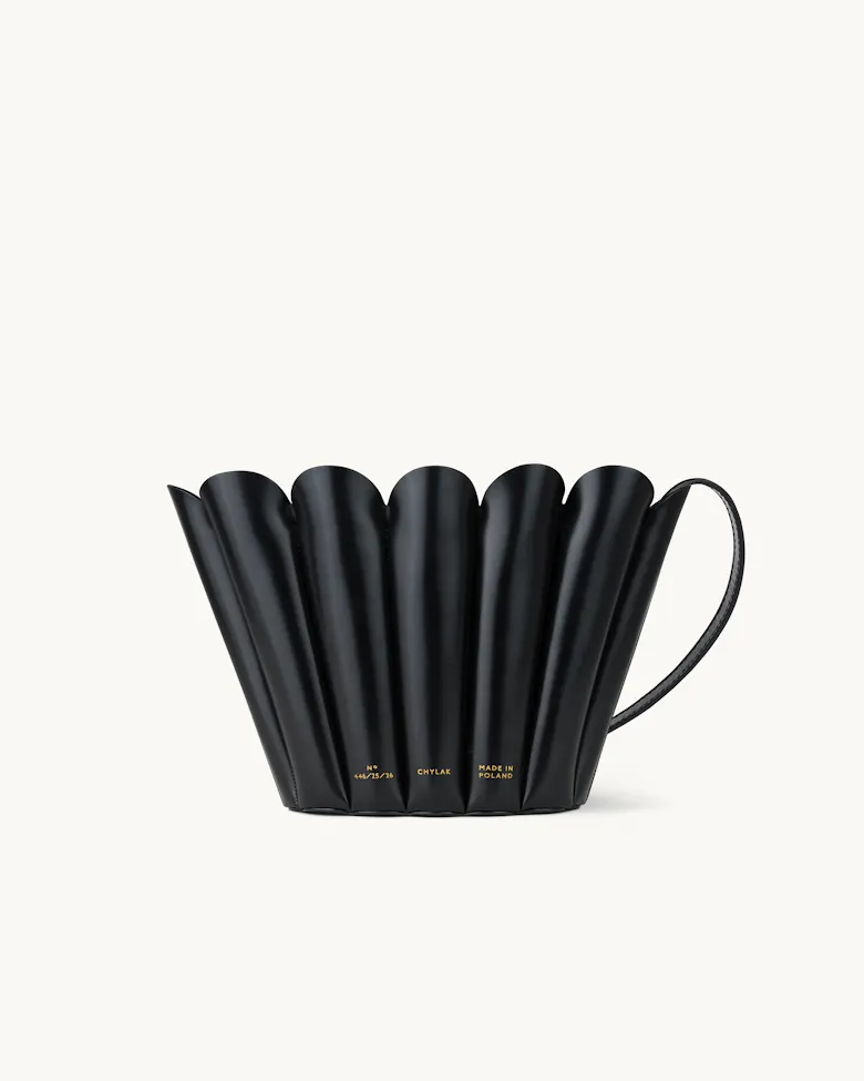 Small Shell Bag “glossy black”
